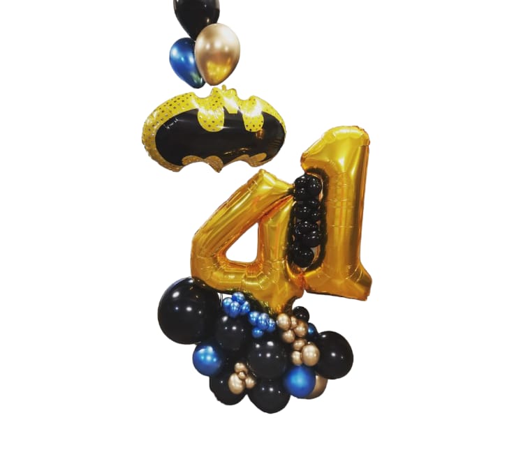 BATMAN-INSPIRED BIRTHDAY BALLOON STAND